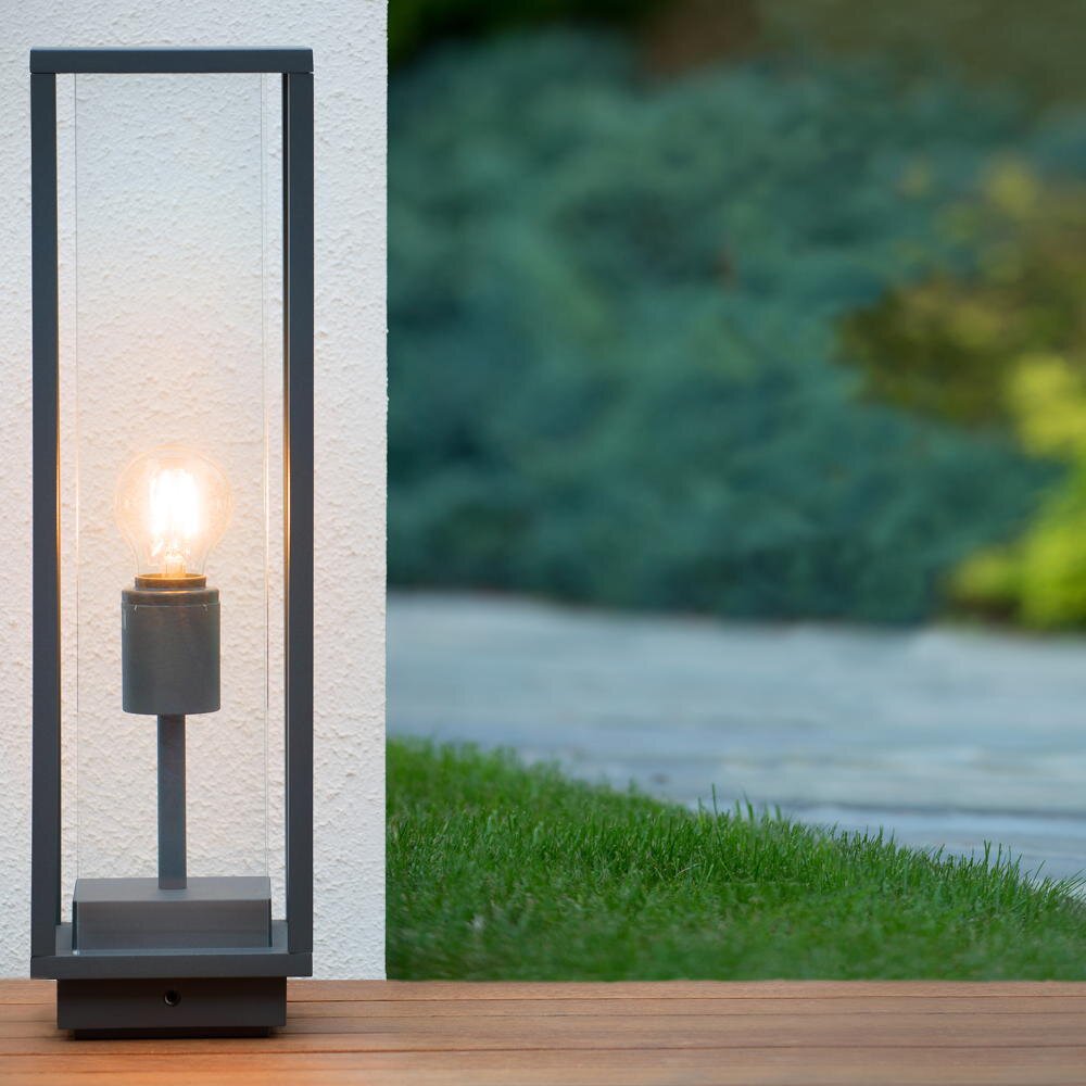 Einflammige LED Wegeleuchte mit Glasgehäuse