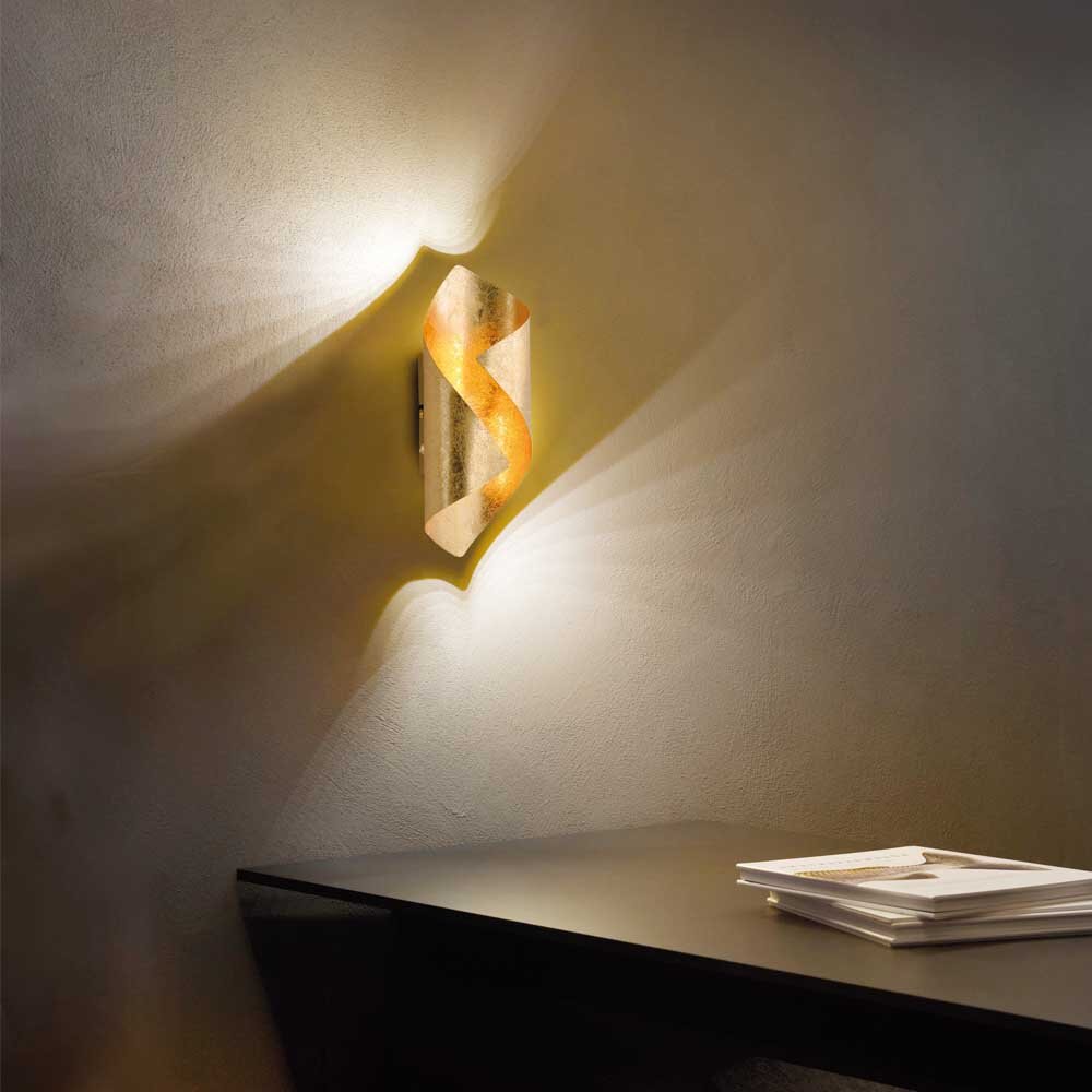 LED Wandleuchte Nevis aus Metall in Gold