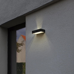 Smarte LED Solar Wandleuchte Fadi in Schwarz-matt 2x 2,5W...